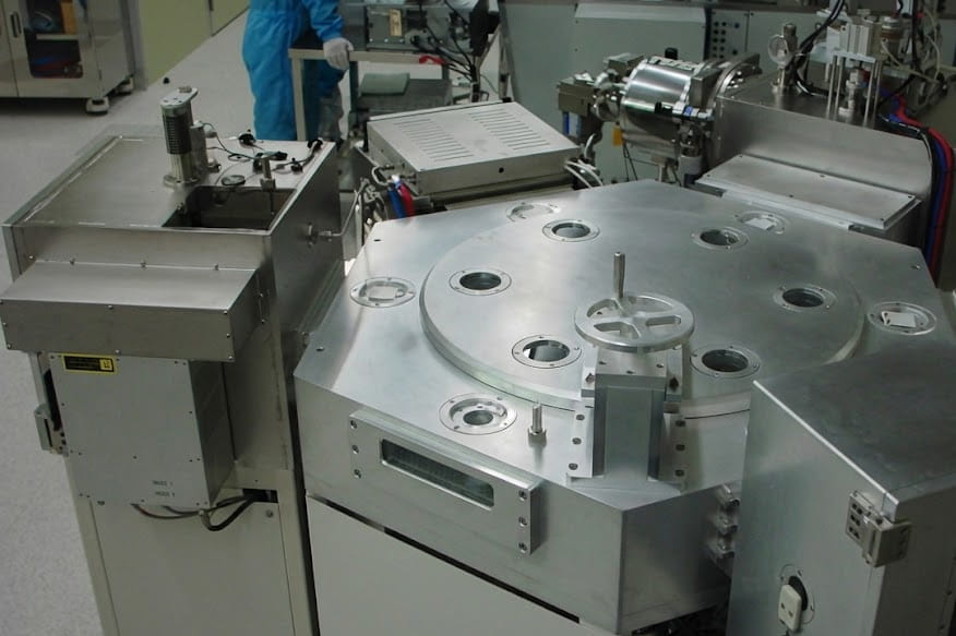 Cluster-type thin film deposition system supporting metal, oxide, and TCO coatings