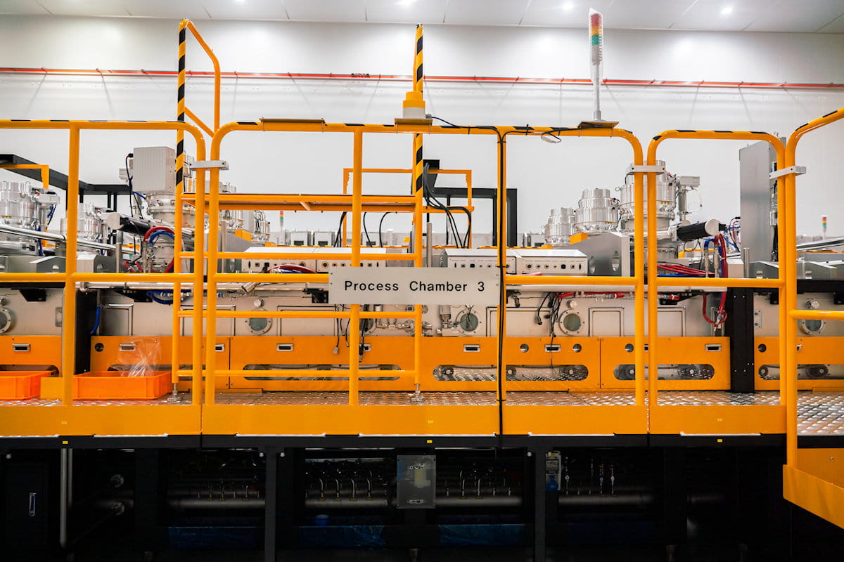 Large conveyor transport system with orange frames