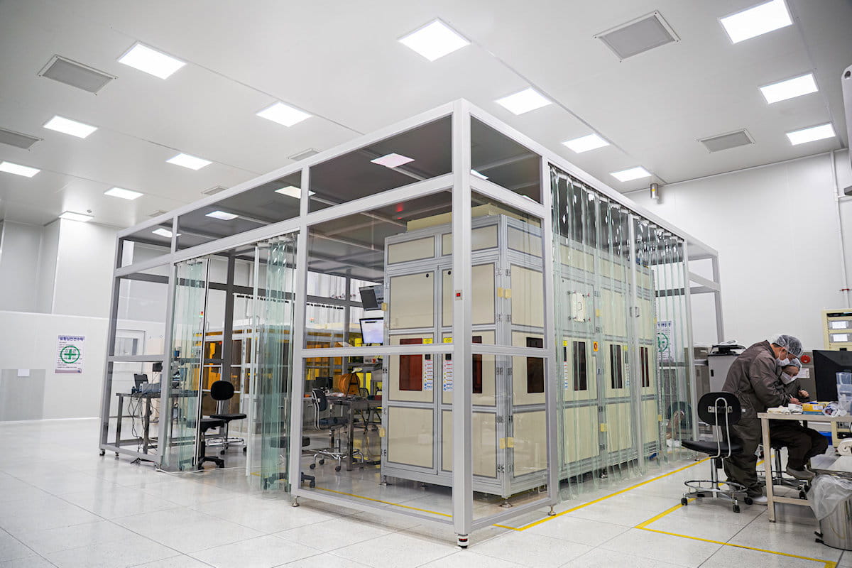 Wide view of the production floor layout at SELCOS